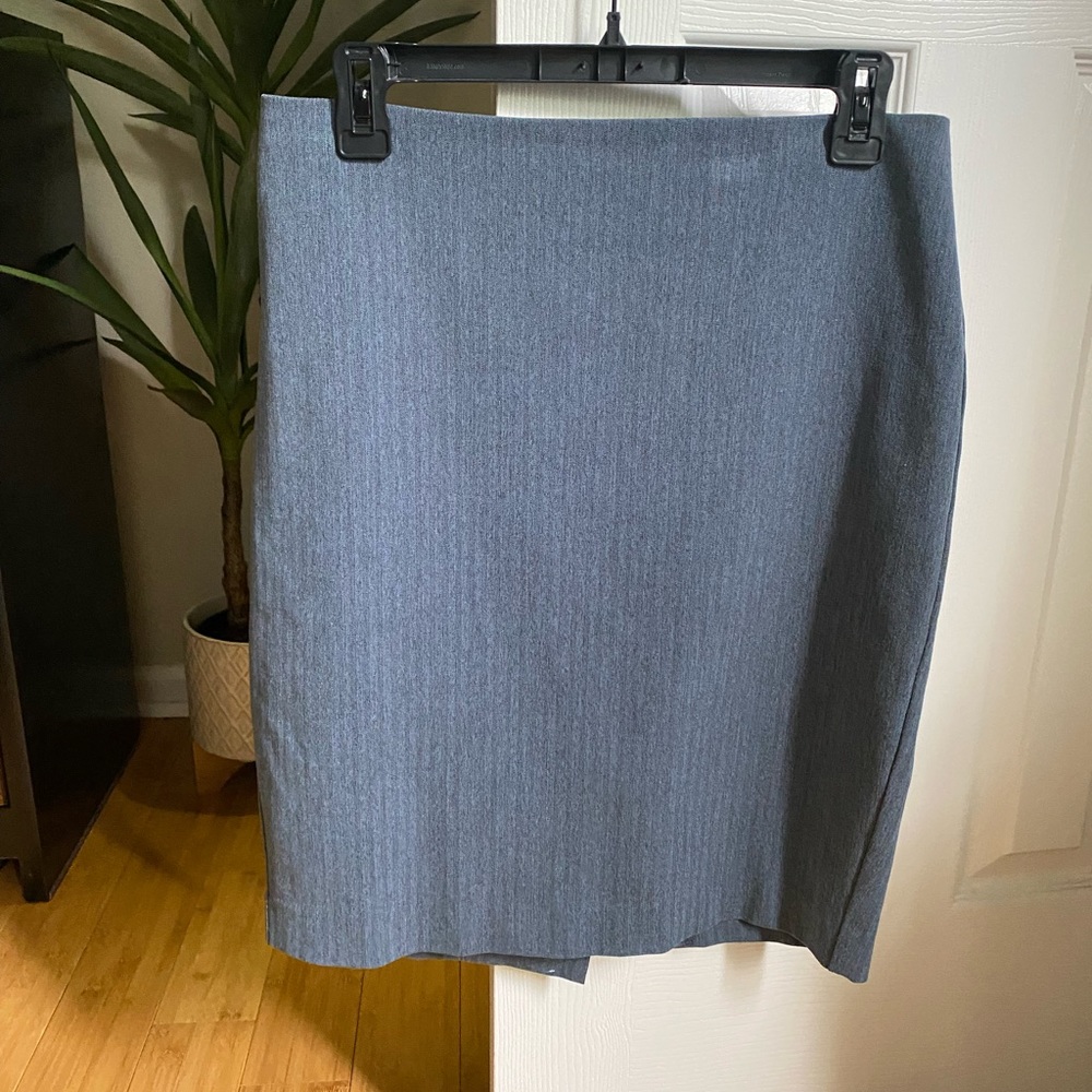 Express Pencil Skirt - Grey Stripe, Size 8